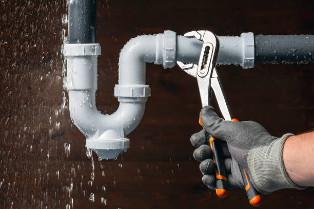 Professional Drain Cleaning technician working in Washingtonville, OH